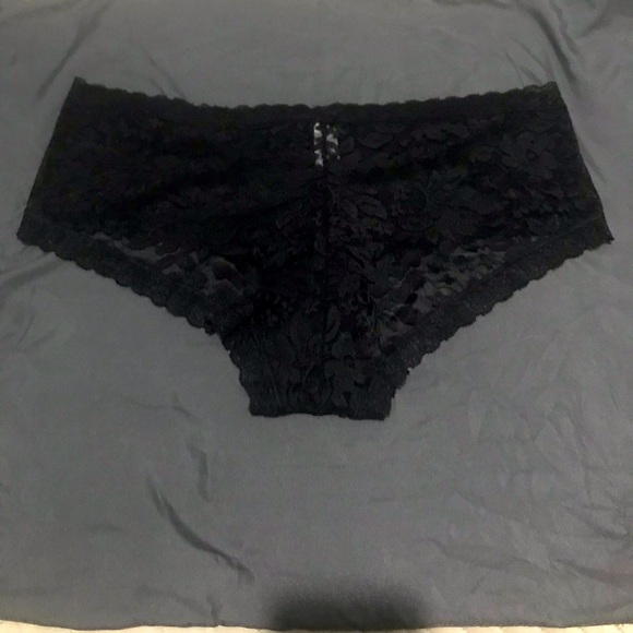 Lord & Taylor black lacy panties. - Picture 2 of 2